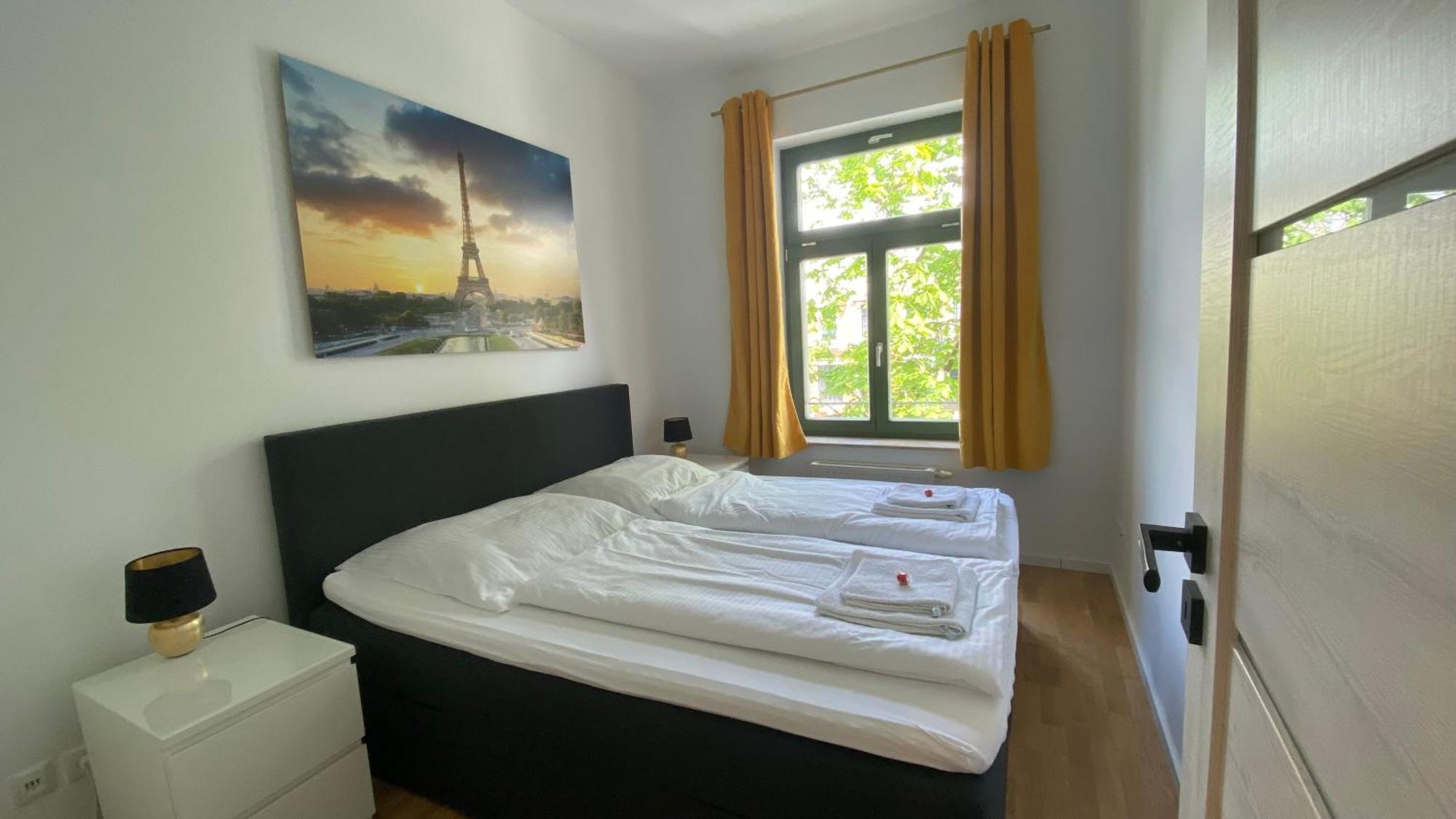 Chez Amis Arena Apartment